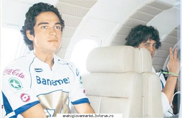 aici postam poze cu alfonso in avion! alfonso in avion