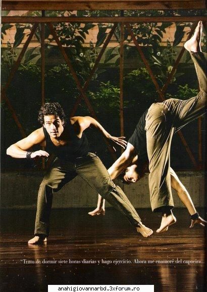Alfonso practicand capoeira - este cool ca practica capoeira! - Alfonso