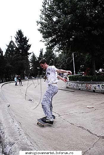 Christopher facand skateboarding - adutza - Christopher