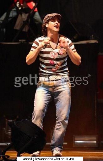 :) in concerte