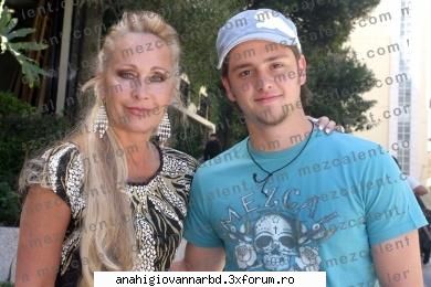 :) si mama lui